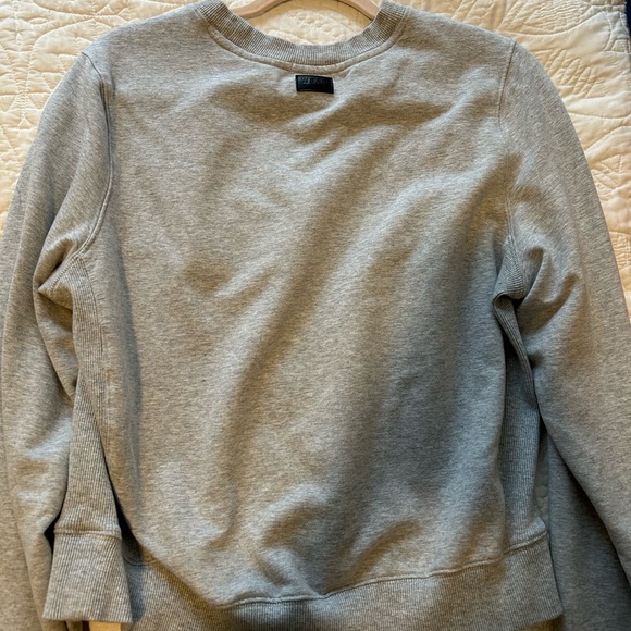 WEAR by Erin Andrews Patriots crewneck - Picture 3 of 3